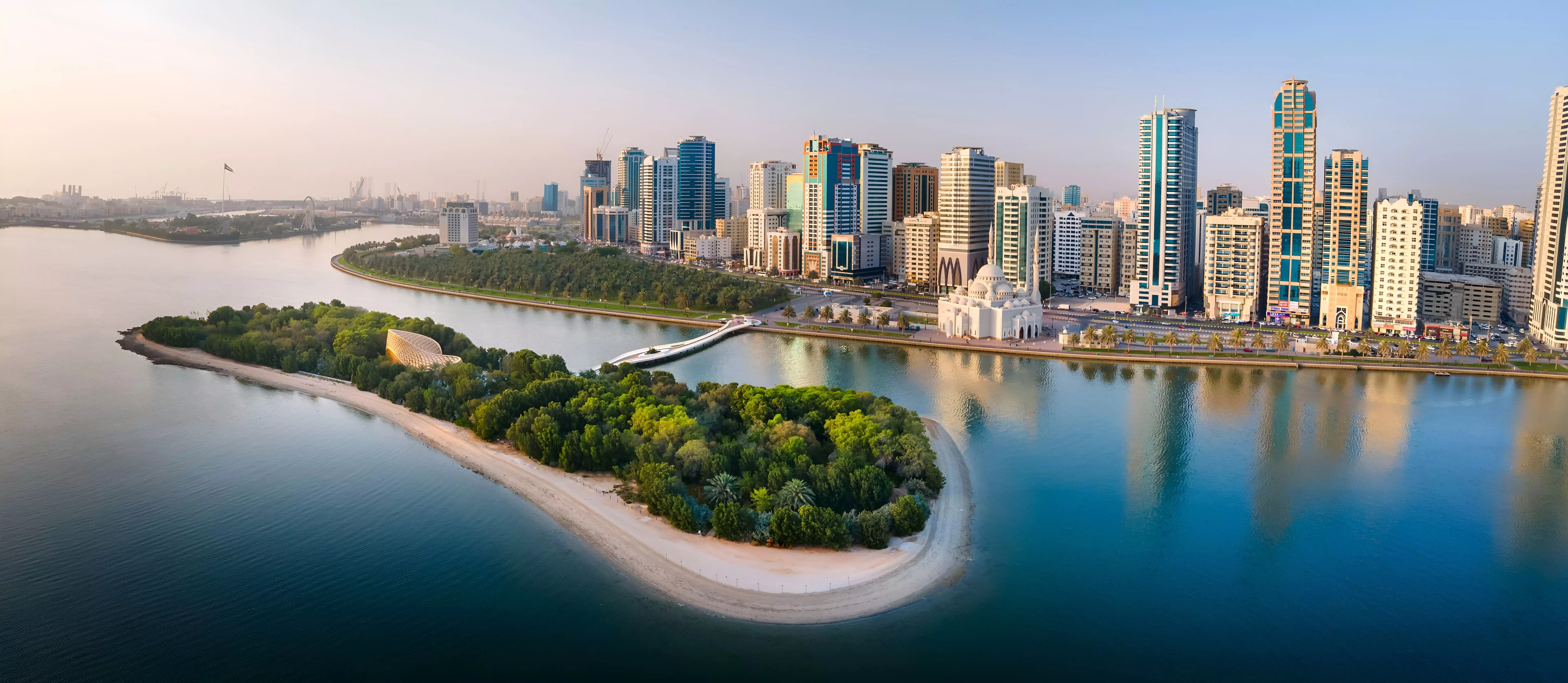 Impressie van Al Walid Tower, appartementen van Tiger Group in Al Khan, Sharjah