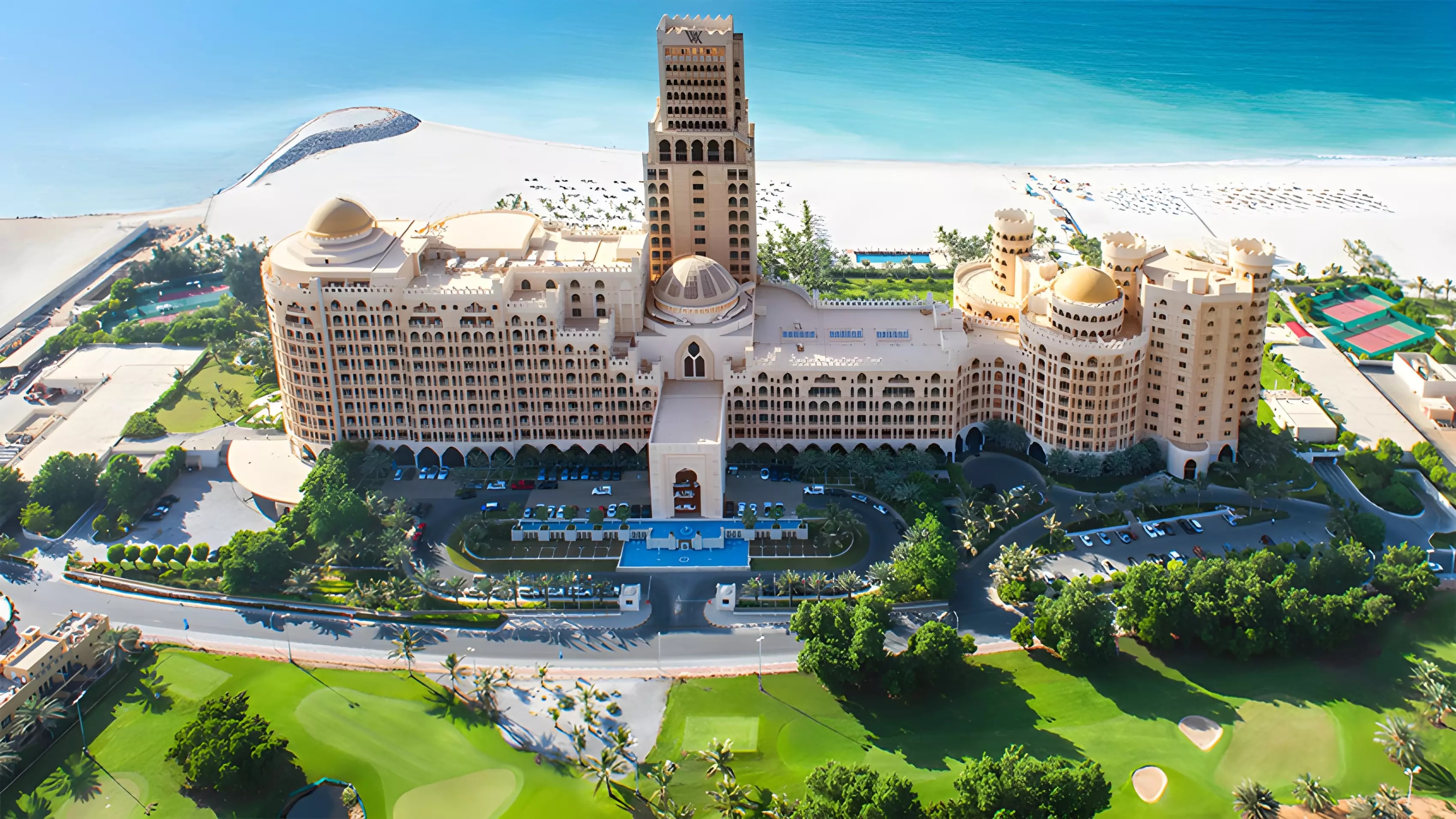 Impressie van Waldorf Astoria Residences, woningen van Al Hamra Real Estate Management Services in Al Hamra Village, Ras Al Khaimah