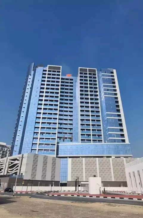 Blue Waves Tower in Dubai Land Residence Complex, Dubai, foto 4
