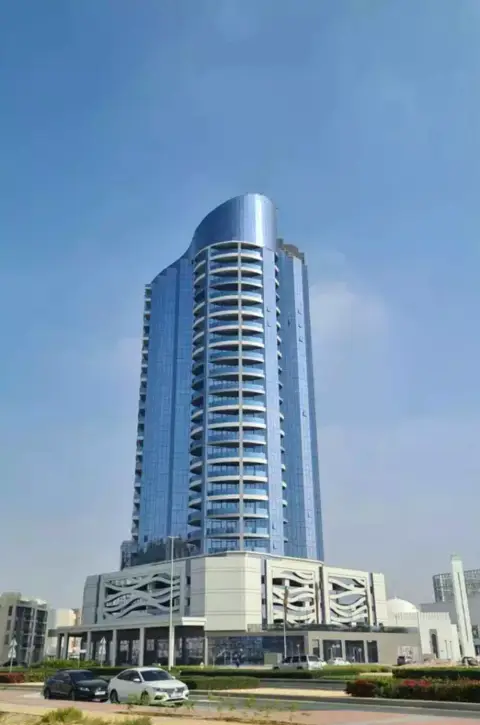 Blue Waves Tower in Dubai Land Residence Complex, Dubai, foto 5